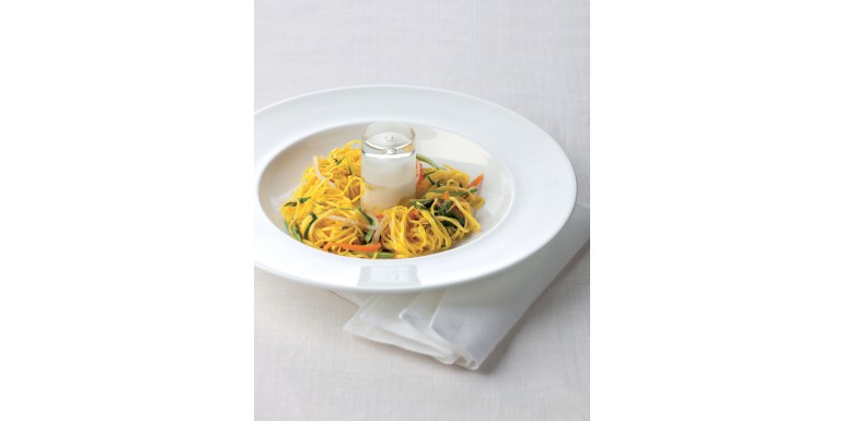 Tagliolini all’uovo con verdure croccanti e fonduta di Asiago