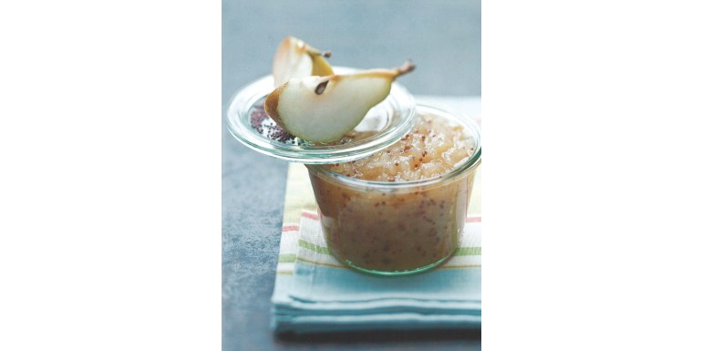 Chutney di mele e pere con i semi di senape e di coriandolo