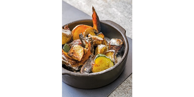 Casseruola di verdure al forno con yogurt in polvere