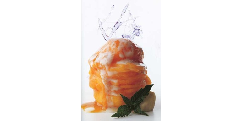 Apricots with vanilla and verbena sauce - Recipe of the week