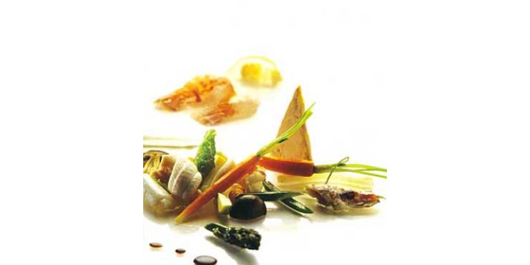 Tepid conditella of squills, shrimp, sole and vegetables with duck foie gras and lemon scampi - Recipe of the week