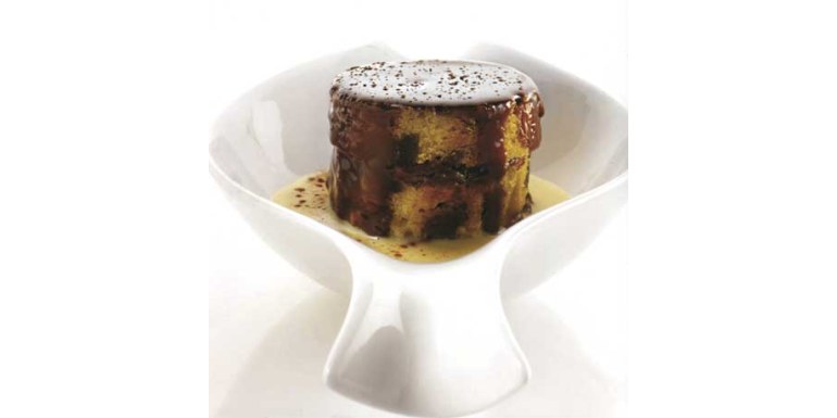Toasted pound cake with milk chocolate cream, vanilla sauce and Acqualagna truffles