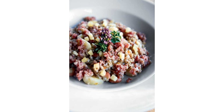 Orzotto con latteria giovane e cotechino sbriciolato - ricetta della settimana
