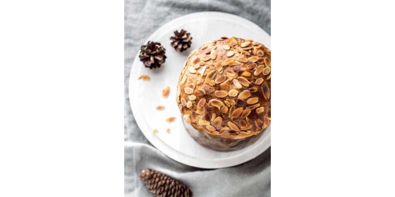 Panettoni di mandorle e agrumi al Grand Marnier - ricetta della settimana