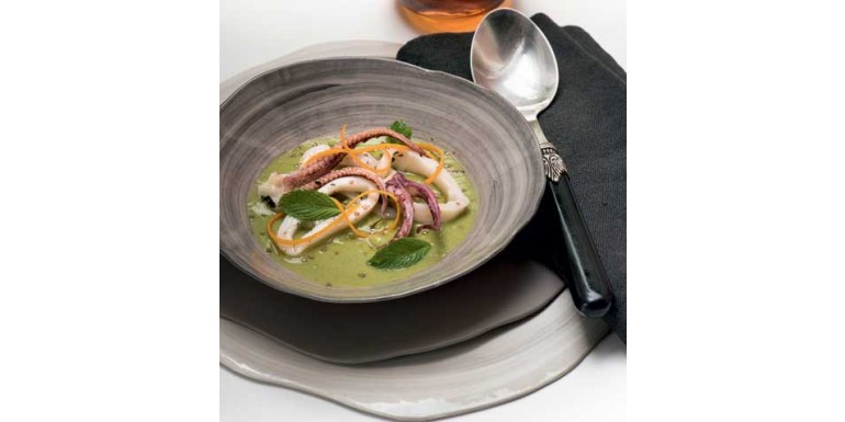 Crema di piselli alla menta con calamari cotti a bassa temperatura - Ricetta della settimana