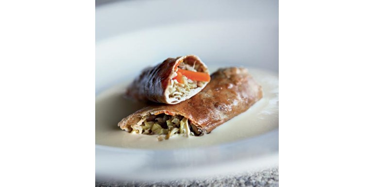 Strudel di grano saraceno con verdure invernali, mascherpa stagionata e fonduta di Bitto
