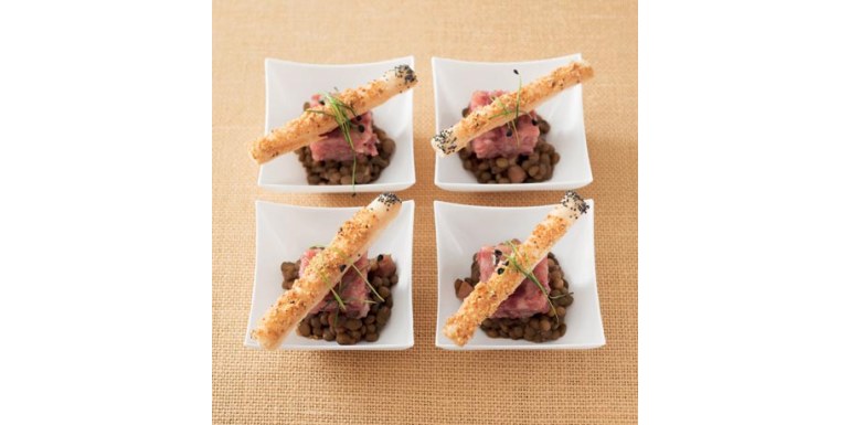 Cotechino, lenticchie e sfoglia di nocciola