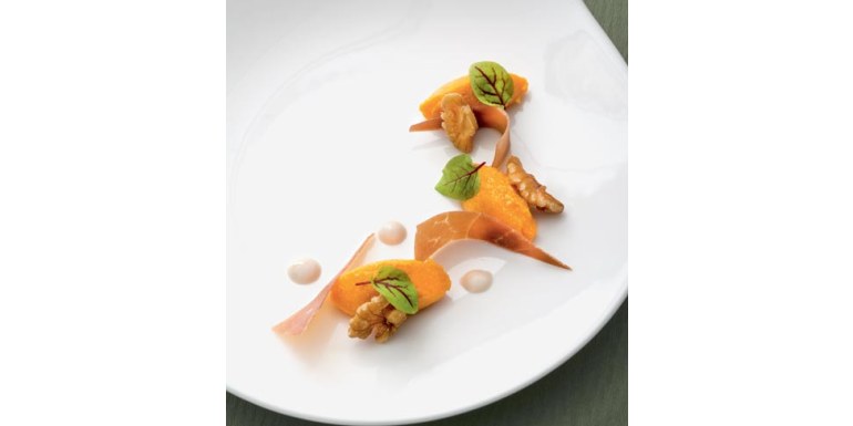 Morbidelli di zucca con pesto di noci e prosciutto croccante