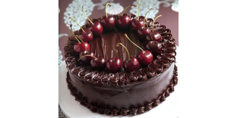 Torta al cioccolato con ciliegie candite