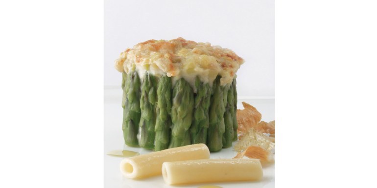 Timballini di sedanini lisci con carciofi e asparagi