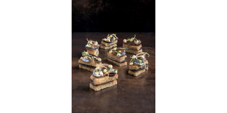 Sandwich al burro di capra e sarde confit