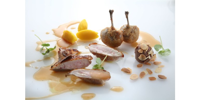 Quaglietta arrostita con patate allo zafferano e pralina alle mandorle