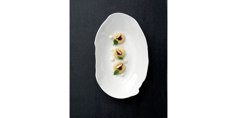 Gnocchi di patate con crema di mandorle amare e colatura di alici
